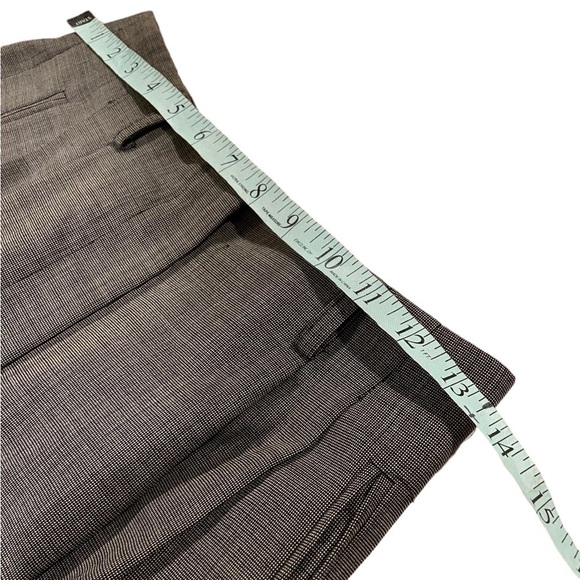 Carlisle Pleated Lined Dress Slacks.  Size 2 - Picture 10 of 10